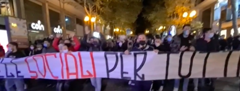 Corteo al Vomero contro le chiusure del nuovo Dpcm