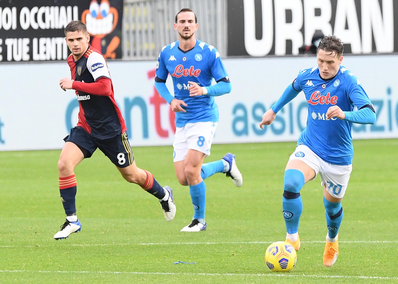 Sembra un altro Napoli, soprattutto nella testa. Il 2021 comincia con quattro gol al Cagliari