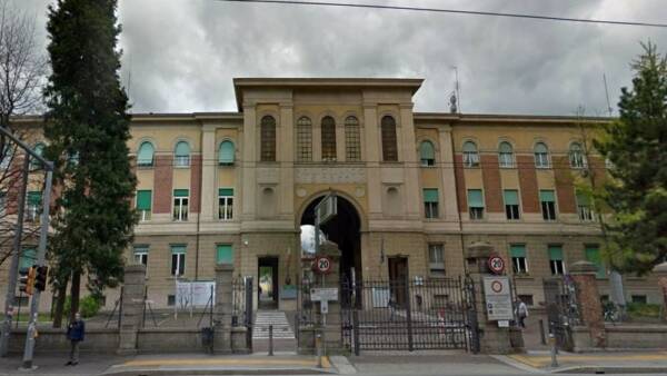 Viale (Sant’Orsola di Bologna): «I ricoveri continuano ad aumentare, siamo di nuovo nelle condizioni di dover scegliere chi curare»