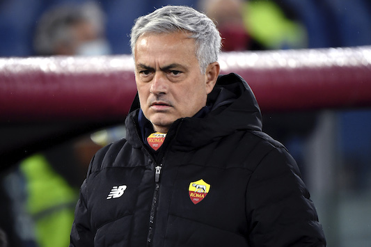 Mourinho: «Gli arbitri vengono puniti dopo gli errori contro di noi, ma i punti chi ce li restituisce?»