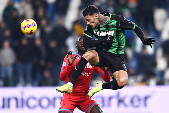 Cedono i muscoli di un Napoli meno brillante e più orizzontale: da 2-0 a 2-2 a Sassuolo