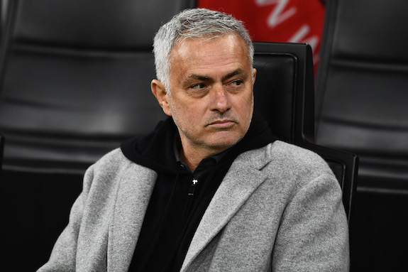 Mourinho all’Osservatore Romano: «Vado spesso da solo a San Pietro, di notte con la mascherina»