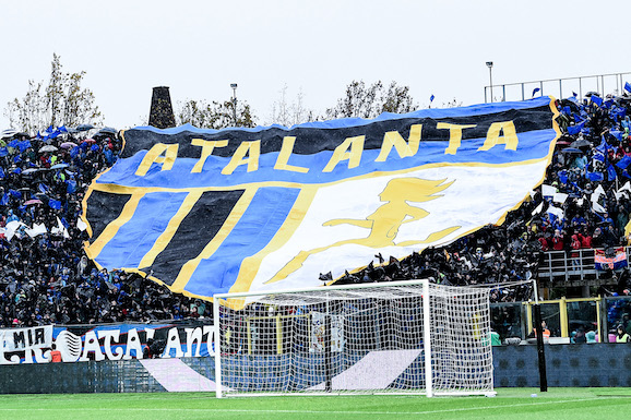 Atalanta, i tifosi hanno dormito all’esterno dello stadio per essere in fila per l’abbonamento