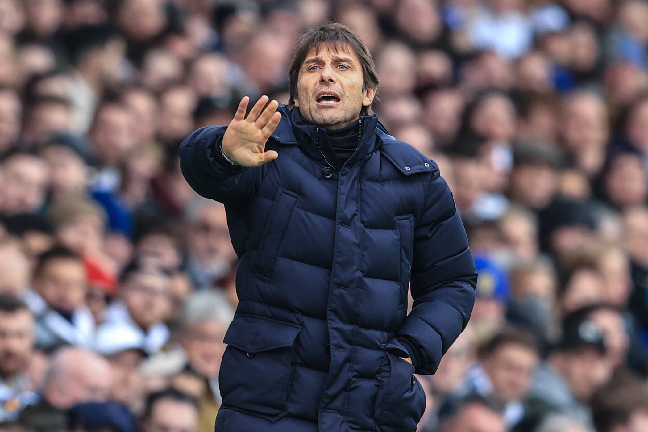 Conte si sente solo al Tottenham: “Sarebbe bello se alla stampa parlasse anche il club»