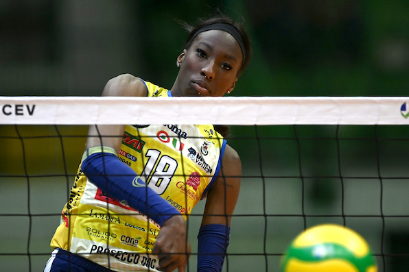 Paola Egonu lascia l’Italvolley per colpa del razzismo: «Stanca di rappresentare persone del genere»