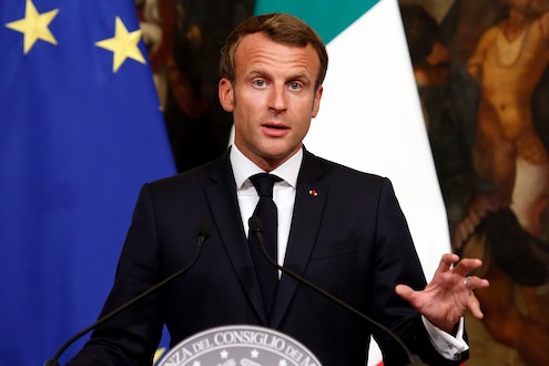 Macron: «Mbappé? Gli ho consigliato di rimanere in Francia. Il ruolo di un presidente è difendere il Paese»