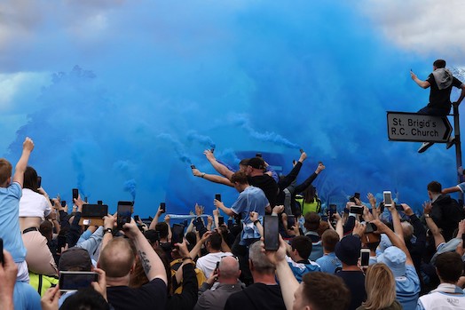 Tifosi inglesi in rivolta per il caro-biglietti, ma gli abbonamenti in Premier costano quasi come in Serie A