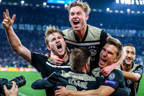 Ah quant’è bello il modello Ajax. A patto che non lo faccia il Napoli