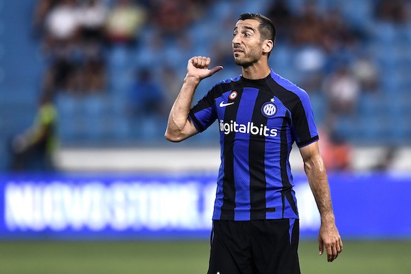 Udinese-Inter, alla mezz’ora Inzaghi sostituisce Mkhitaryan e Bastoni perché ammoniti