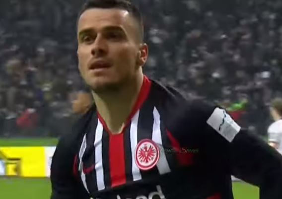 Gazzetta: il Napoli su Kostic, l’Eintracht chiede oltre 20 milioni ma il prezzo potrebbe scendere