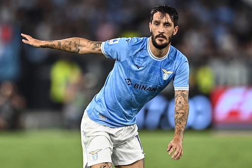 Luis Alberto non parte con la Lazio per l’Inghilterra: ormai è muro contro muro