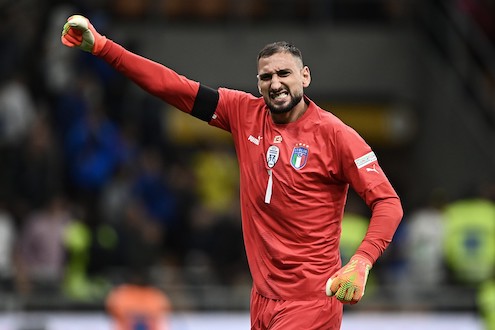 Donnarumma prende un gol sulla testa e il web si scatena (c’è un motivo se non sei al Mondiale)