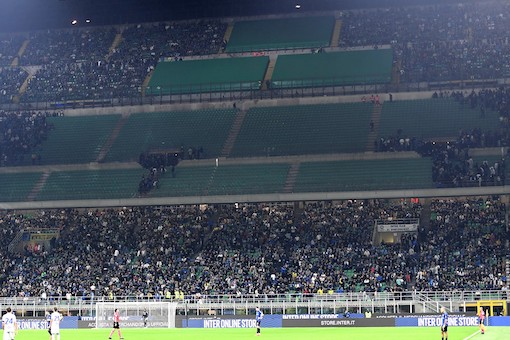 Gli ultras dell’Inter: «Non ci mettiamo in coda per i biglietti Champions, noi facciamo i sacrifici»