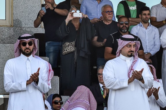 L’Arabia Saudita oscura il segnale del Mondiale in tv, i sauditi insorgono sui social 