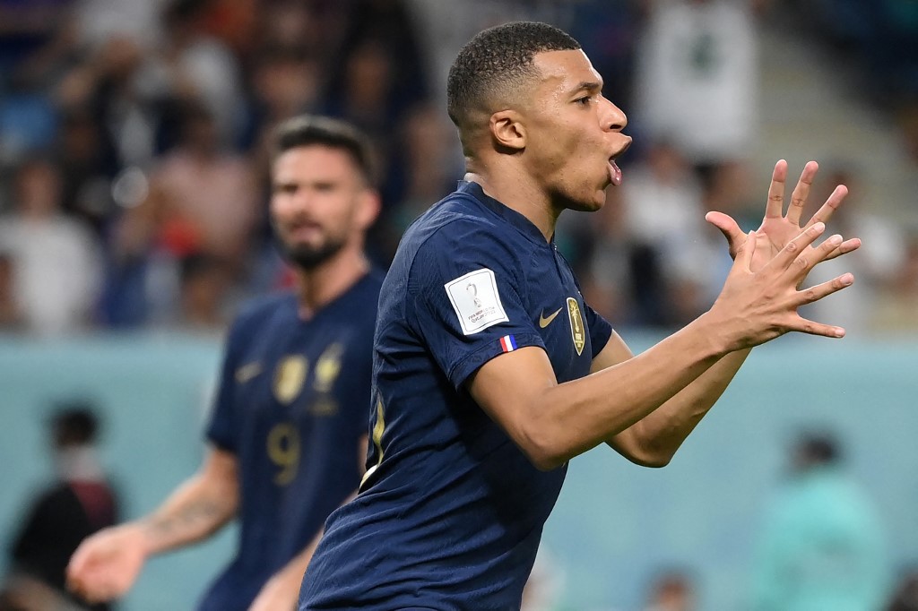 Mbappé non costerà più di Bellingham o Vinicius e arriva con umiltà: il Chiringuito prova a rasserenare