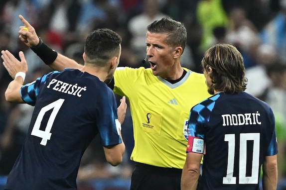 L’Argentina è favorita dagli arbitri? Casillas, Courtois e altri contro Orsato per il rigore