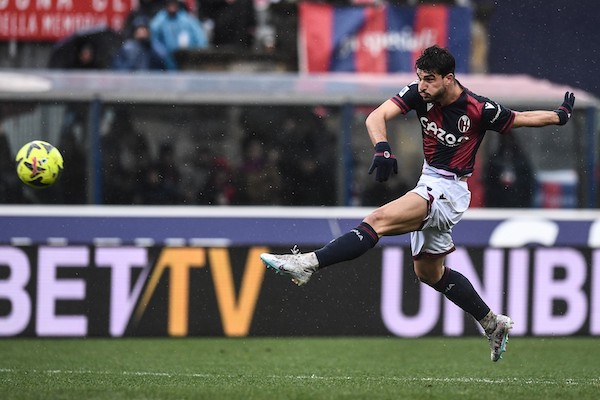 Orsolini e Odgaard decidono Cagliari-Bologna; Dorgu lascia il Verona in 9 e offre i tre punti al Lecce