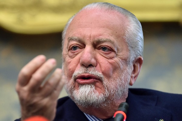 De Laurentiis alla Rai: «Il prossimo allenatore del Napoli? «Potresti essere tu. Napoli ti aiuta molto»