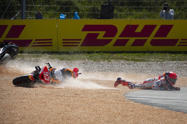 Moto Gp, Marquez provoca un altro incidente durante le prove libere (VIDEO)