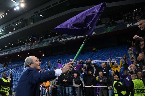 Fiorentina, i tifosi contro società e giocatori: “Firenze non gioisce per la Coppa del Fair Play finanziario”