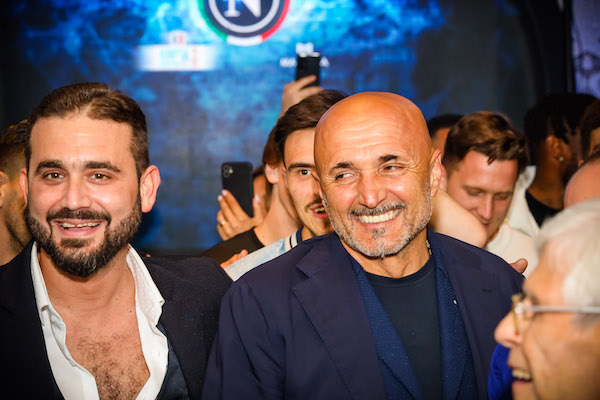 Anche Spalletti canta alla cena per la festa scudetto del Napoli (VIDEO)