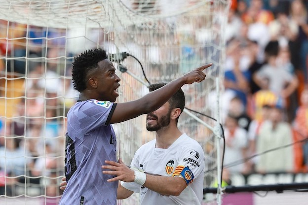 Il Valencia espellerà a vita dallo stadio i tifosi coinvolti nei cori razzisti contro Vinicius Jr