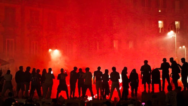 Sparatoria durante la festa scudetto del Napoli, si tratterebbe di un regolamento di conti