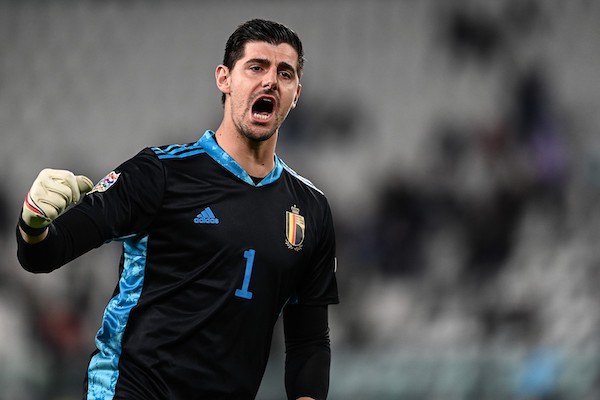 Courtois si rompe il crociato in allenamento