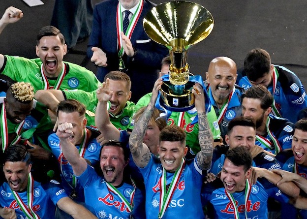 Napoli può rivivere lo scudetto al cinema. Il film uscirà il 4 maggio e si intitolerà “Sarò con te”