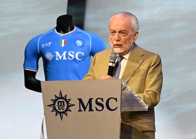 L’insolito low profile di De Laurentiis