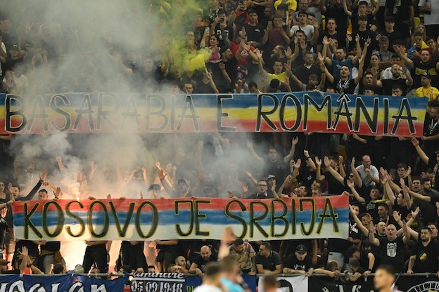 La Romania rischia dure sanzioni per gli striscioni anti Kosovo