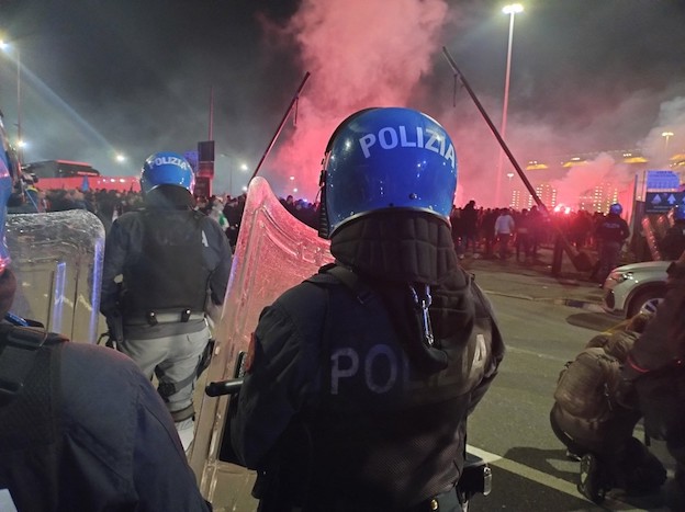 Nonostante il caos degli ultras dell’Union Berlino a Napoli, stasera saranno allo stadio