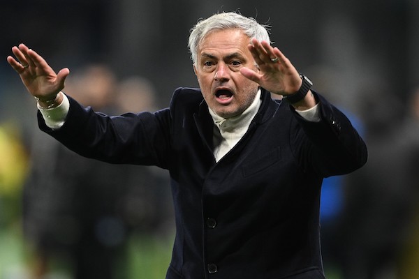 Mourinho: nessuna squalifica ma una multa da 20mila euro da devolvere in beneficenza