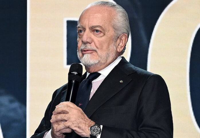 La strategia di De Laurentiis: restare nel backstage del Napoli, Manna e Conte saranno i frontmen (Alvino)