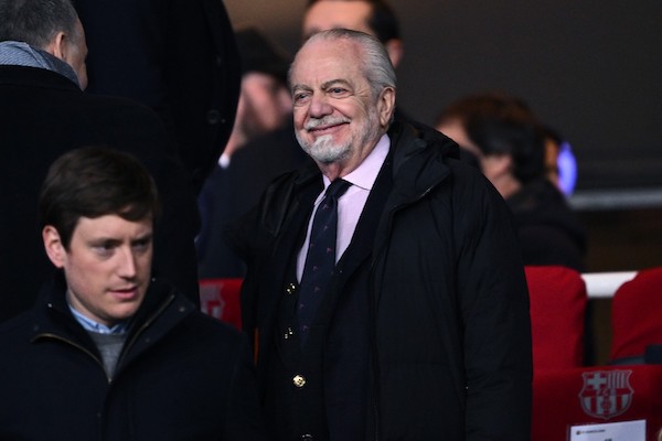 Il tweet di De Laurentiis sulla Juve… Stabia, scatena l’ironia sui social: “Basta che ci porti Conte”