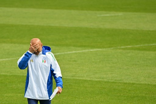 Spalletti e il calcio perimetrale. Non l’hanno capito nemmeno i suoi calciatori (Corsera)