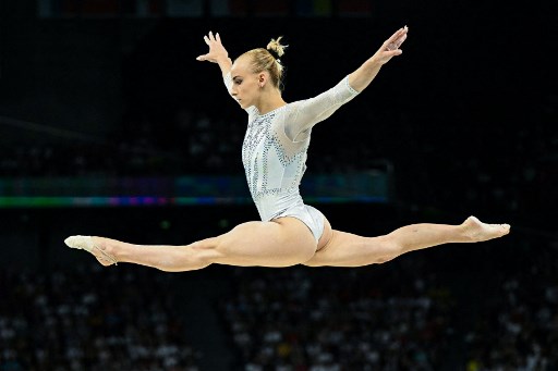 Olimpiadi, D’Amato fa la storia della ginnastica: è oro. Bronzo a Manila Esposito. Biles fuori dal podio