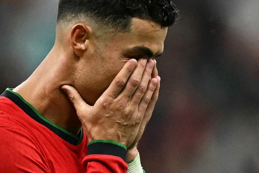 Ronaldo infuriato dopo Scozia-Portogallo, insulta l’arbitro (Video)