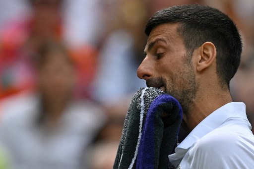 Djokovic ha dolore al ginocchio ma ci sarà contro Musetti: «Ci proverò anche contro il parere del medico»