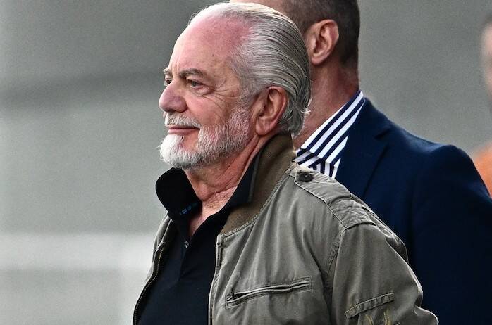 De Laurentiis si rassegni su Osimhen. Oppure dica che resta. Sta danneggiando il Napoli di Conte