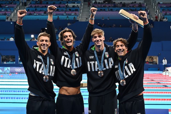 Staffetta nuoto, bronzo e rimpianti. Miressi: «Se avessi rotto il ghiaccio in batteria, sarebbe stato meglio»