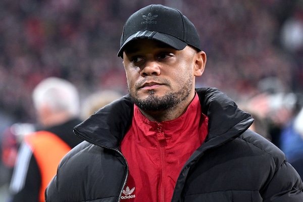 Il Bayern Monaco si scusa col Psg per lo striscione contro Al-Khelaifi: “Messaggi non autorizzati”