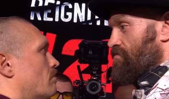 Fury e Usyk si sono guardati negli occhi, in silenzio, per 11 minuti (senza ridere)